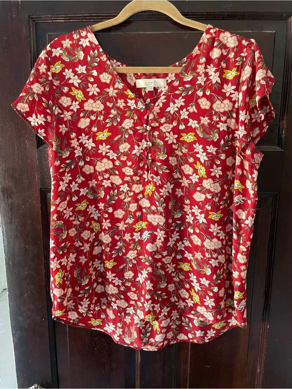 LOFT Red Floral V-Neck Short Sleeve Blouse